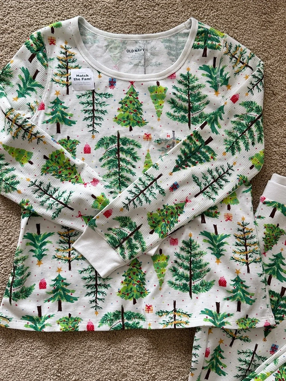 Old Navy White & Green Holiday Tree Kids Pajama Set Medium